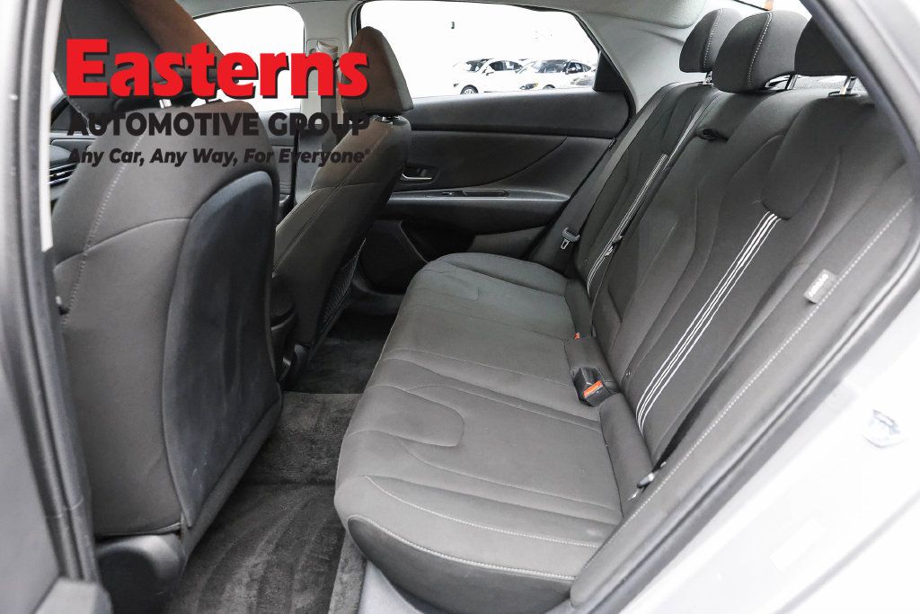 Used 2025 Hyundai Elantra SEL FWD image 24