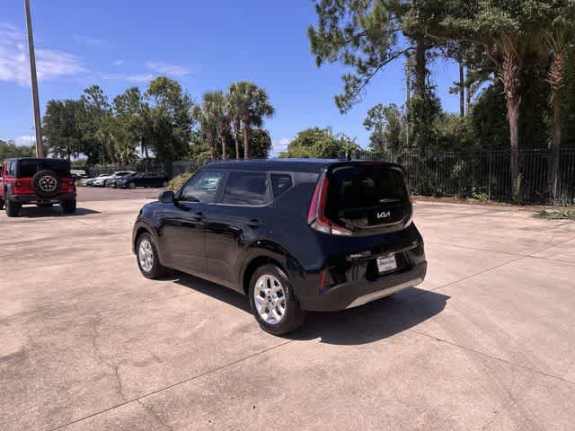 Used 2024 Kia Soul LX w/ Option Group 015 FWD image 12