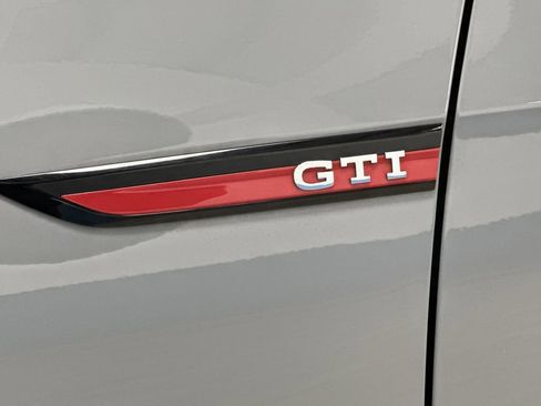 Used 2022 Volkswagen GTI SE image 34