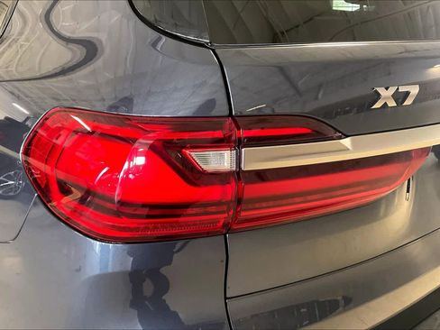 Used 2021 BMW X7 M50i w/ Executive Package image 26