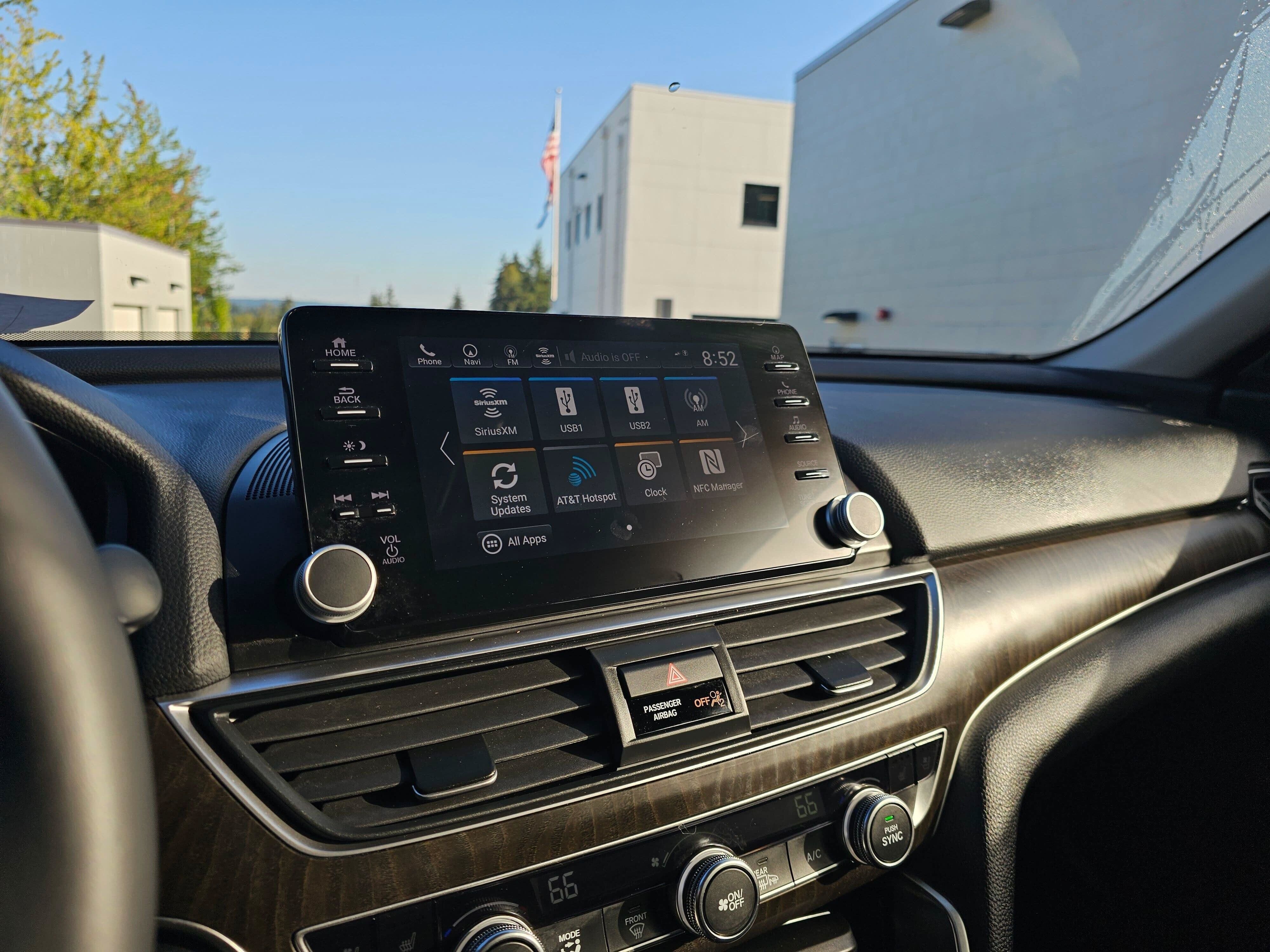 Used 2018 Honda Accord Touring image 28