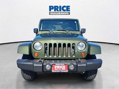 Used 2007 Jeep Wrangler Sahara w/ Dual Top Group AWD/4WD image 4