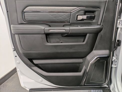 Used 2025 RAM 3500 Limited image 22