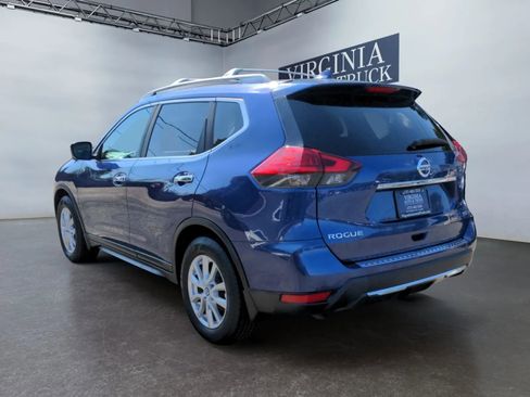 Used 2017 Nissan Rogue SV image 9