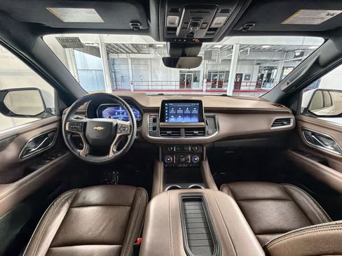Used 2023 Chevrolet Suburban High Country w/ Advanced Technology Package image 23