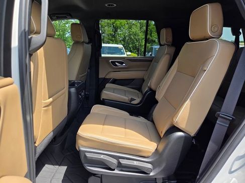 Used 2024 Chevrolet Tahoe Premier RWD image 12