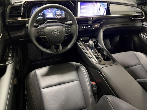 Used 2026 Toyota Crown Limited image 36