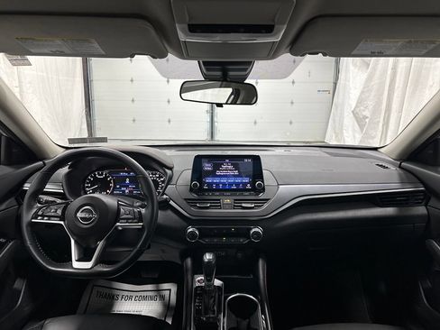 Used 2023 Nissan Altima 2.5 SR FWD image 39