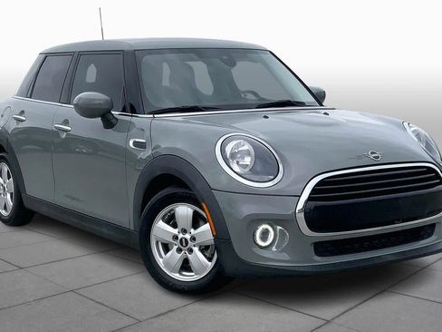 Used 2021 MINI Cooper 4-Door Hardtop image 2