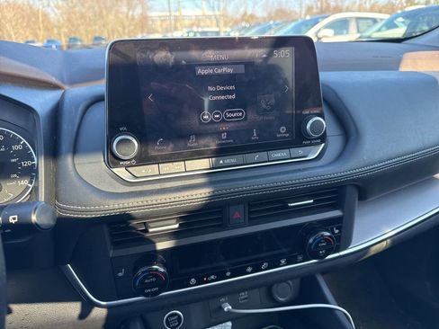 Used 2023 Nissan Rogue SV w/ SV Premium B Package image 8