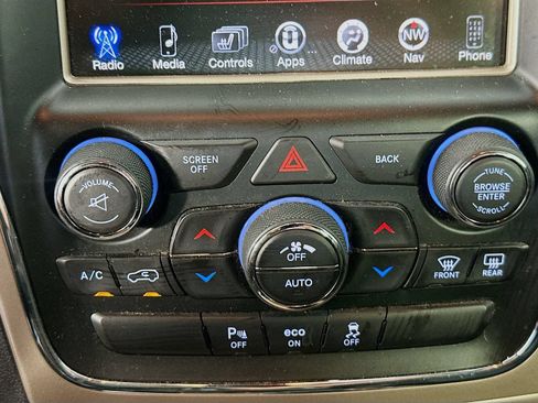 Used 2015 Jeep Grand Cherokee Overland AWD/4WD image 16