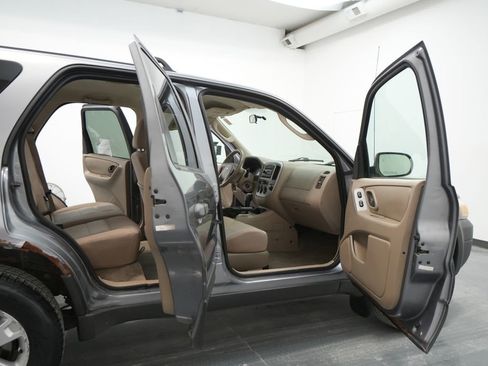 Used 2007 Ford Escape XLT image 24