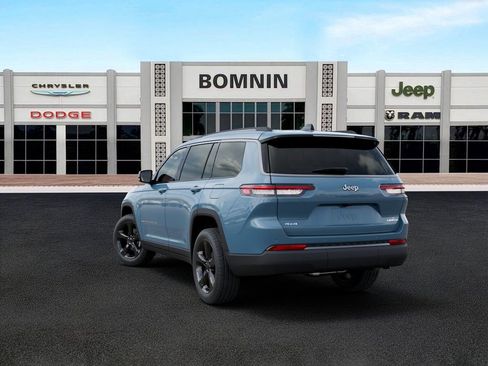 New 2026 Jeep Grand Cherokee L Limited w/ Limited Altitude Package AWD/4WD image 3