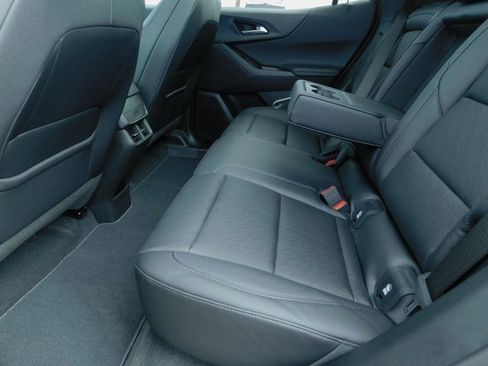 Used 2025 Chevrolet Equinox LT w/ Convenience Package II image 18