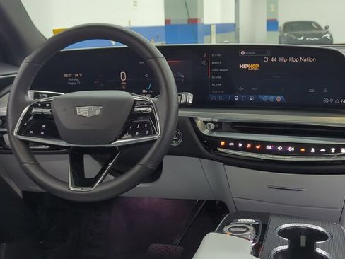 Used 2024 Cadillac Lyriq Sport AWD/4WD image 35