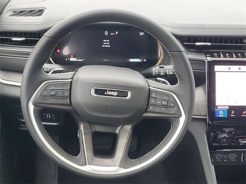 New 2025 Jeep Grand Cherokee Limited w/ Trailer Tow Package image 15