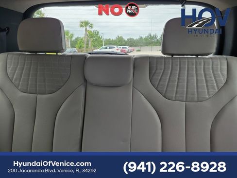 Used 2024 Hyundai Palisade Limited FWD image 14