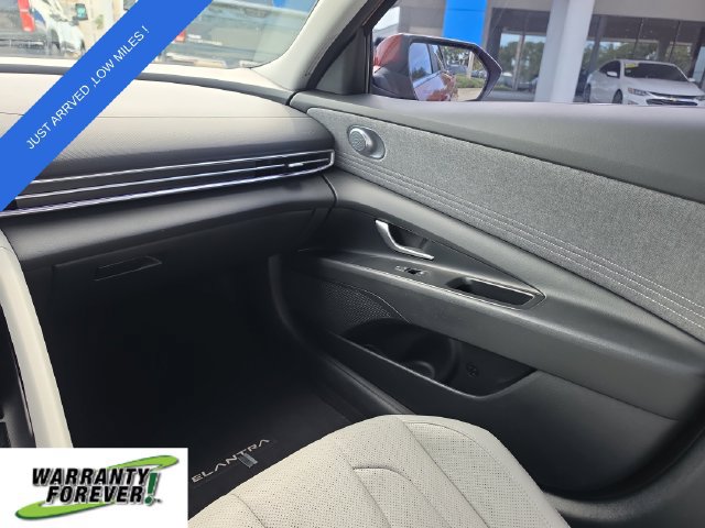 Used 2024 Hyundai Elantra Limited FWD image 10