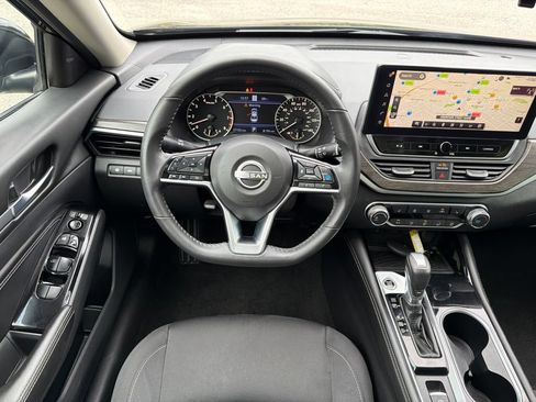 Used 2023 Nissan Altima 2.5 SV w/ SV Premium Package AWD/4WD image 27