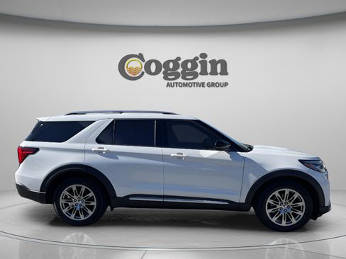 New 2026 Ford Explorer Platinum image 7