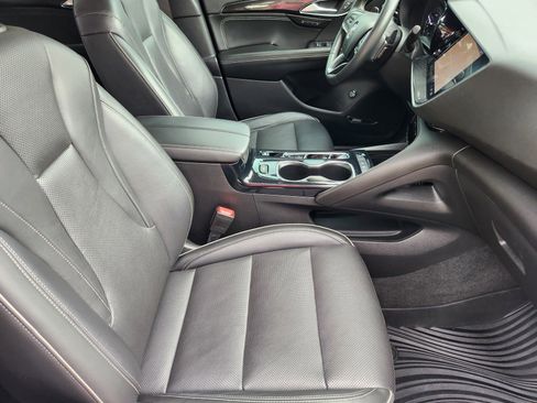 Used 2021 Buick Envision Essence w/ Technology Package I FWD image 12