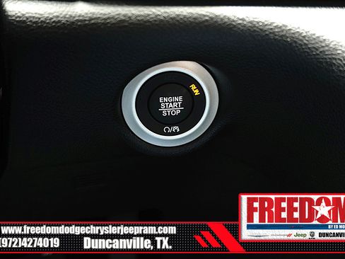 New 2027 Chrysler Pacifica Select FWD image 33