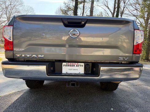 Used 2017 Nissan Titan SV image 19
