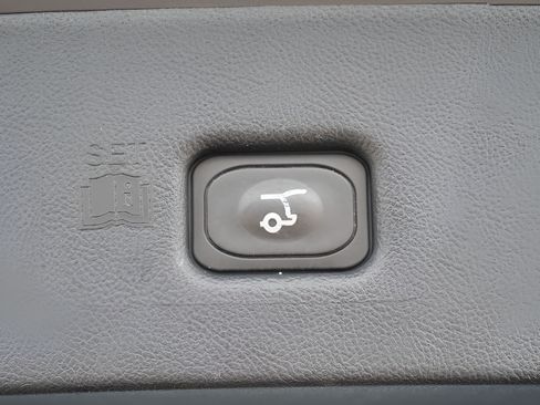 Used 2023 Lincoln Nautilus Reserve AWD/4WD image 11
