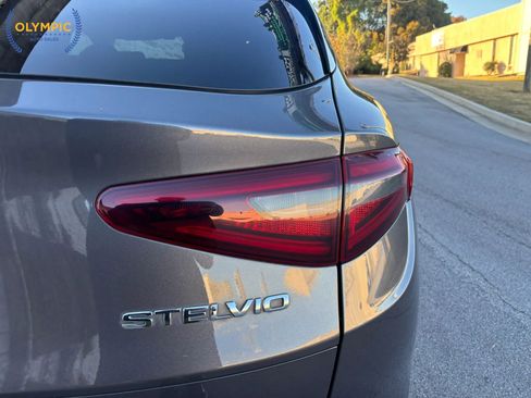 Used 2020 Alfa Romeo Stelvio image 13