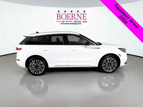 Used 2021 Lincoln Corsair Reserve image 8