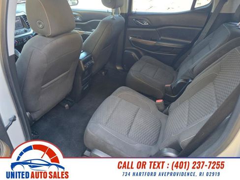 Used 2017 GMC Acadia SLE image 10