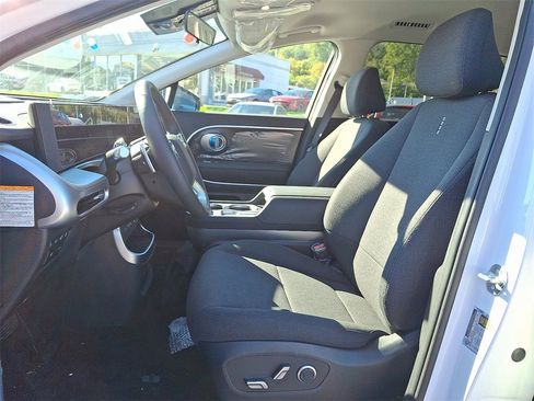 New 2026 Hyundai Ioniq 9 SE image 9