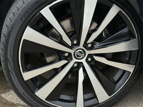 Used 2020 Nissan Altima 2.5 Platinum image 10