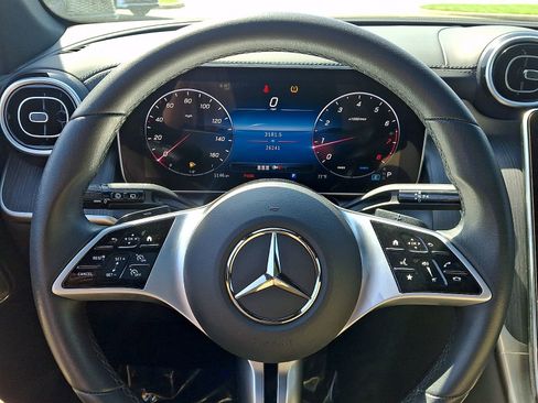 Used 2024 Mercedes-Benz GLC 300 4MATIC image 20