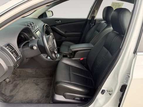 Used 2012 Nissan Altima 3.5 SR w/ Sport Pkg FWD image 9