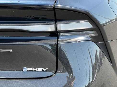 Used 2025 Toyota Prius Plug-In Hybrid FWD image 29