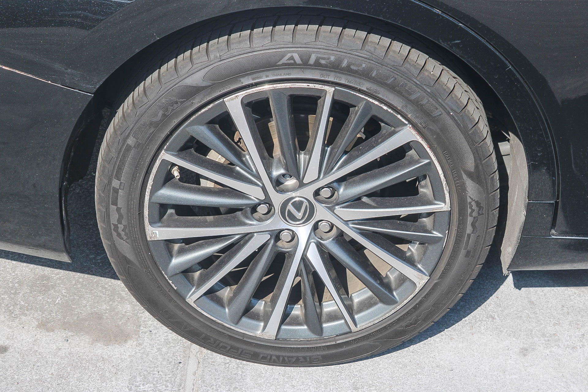 Used 2024 Lexus ES 300h w/ Premium Package FWD image 16