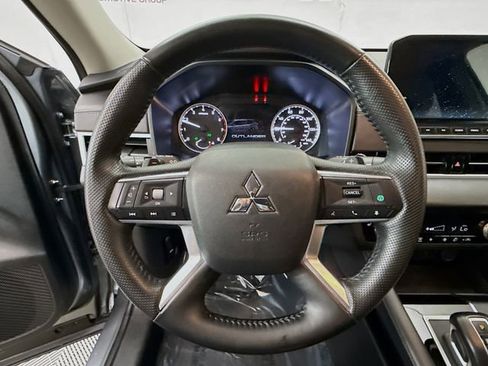 Used 2024 Mitsubishi Outlander SE Black Edition image 11