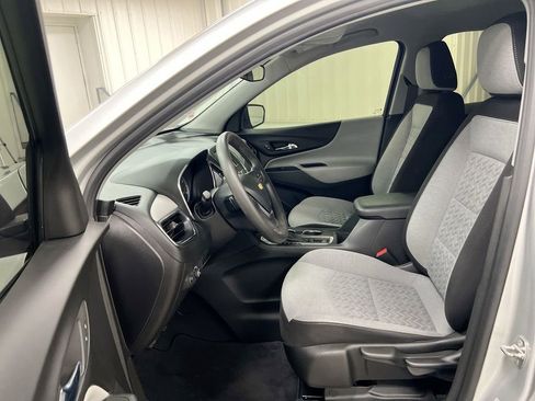Used 2022 Chevrolet Equinox LS image 19