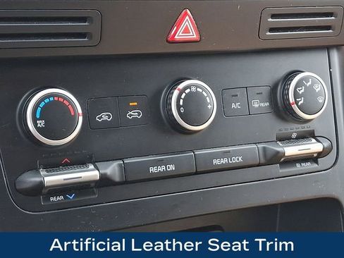 Used 2022 Kia Carnival LX image 21