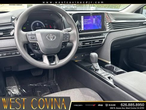 Used 2025 Toyota Camry LE FWD image 30