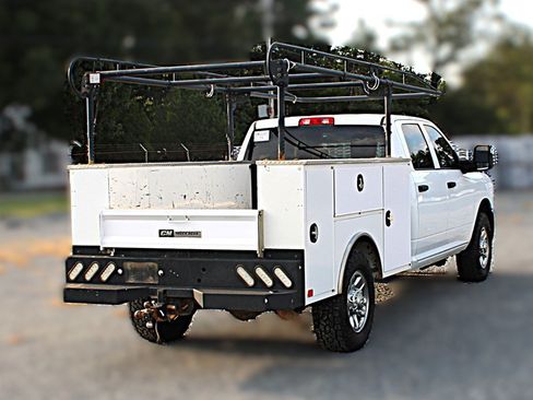 Used 2023 RAM 2500 Tradesman w/ Chrome Appearance Group RWD image 5