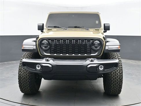 Used 2025 Jeep Wrangler Willys image 3