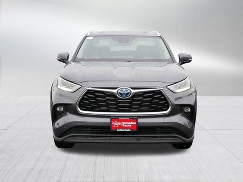 Used 2023 Toyota Highlander Limited image 2