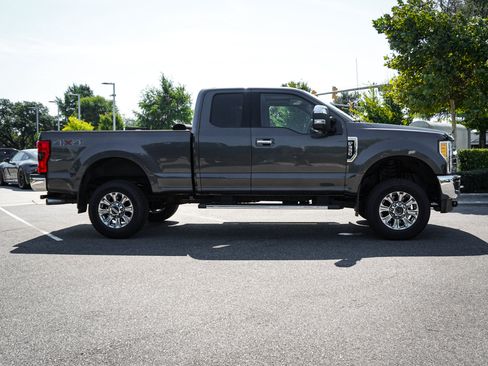 Used 2017 Ford F350 Lariat AWD/4WD image 11
