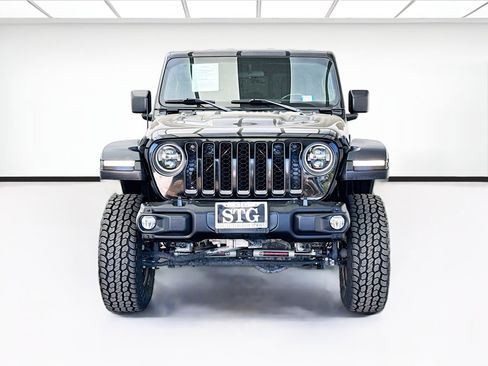 Used 2021 Jeep Gladiator Rubicon w/ Trailer Tow Package image 2