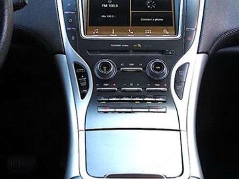 Used 2017 Lincoln MKX Premiere FWD image 15