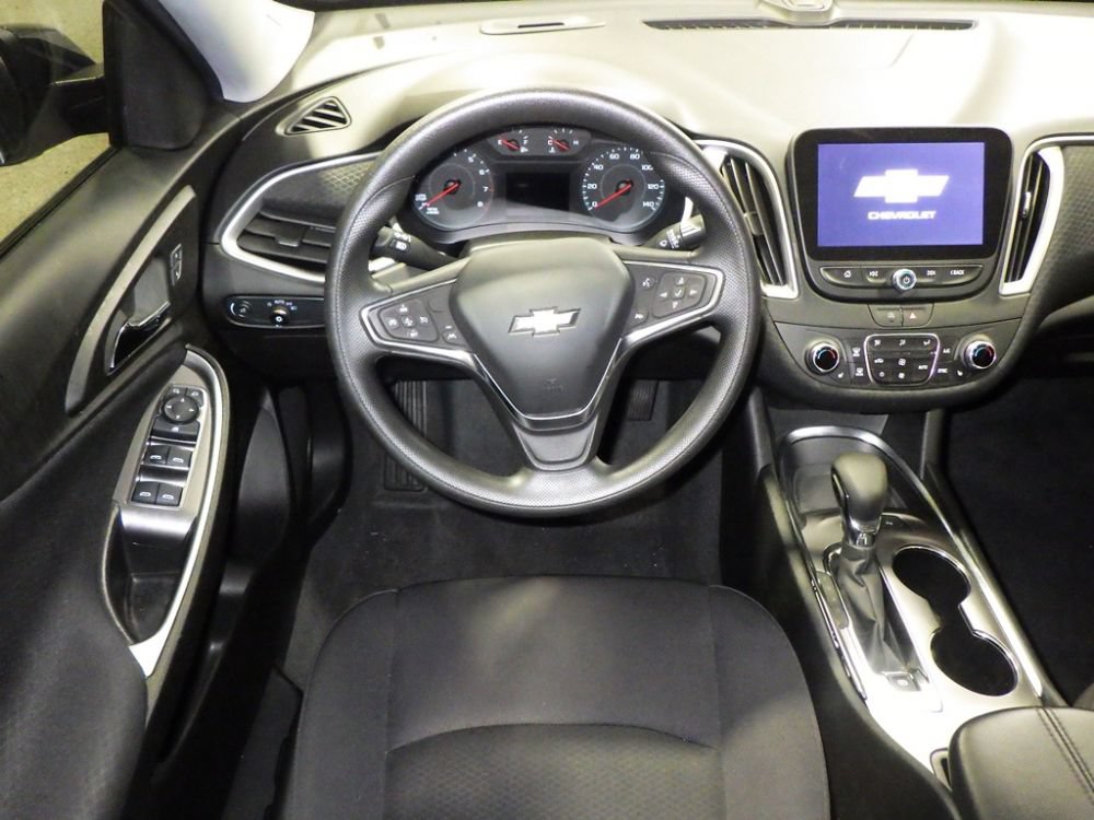 Used 2024 Chevrolet Malibu LT FWD image 9