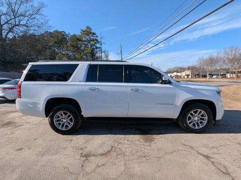 Used 2016 Chevrolet Suburban LT image 4