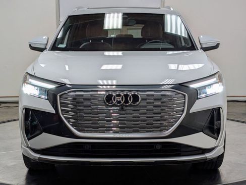 Used 2024 Audi Q4 e-tron Premium Plus image 3